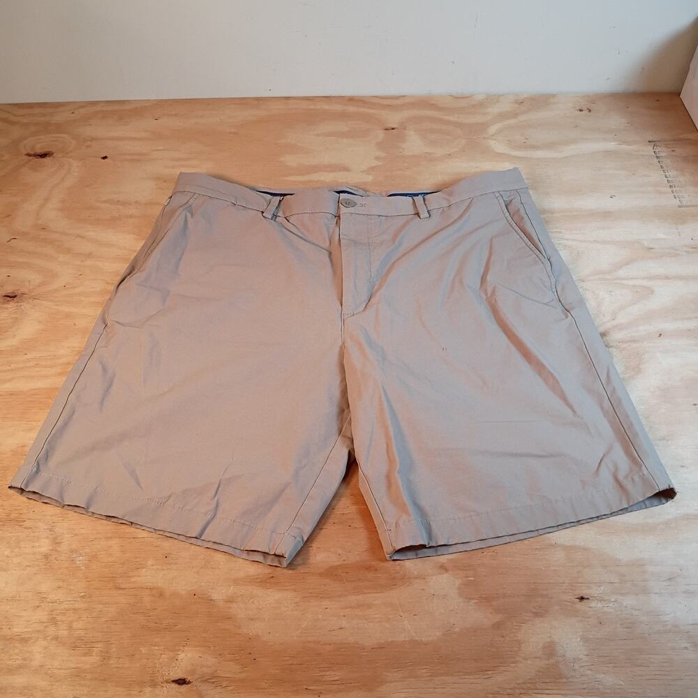 Vineyard Vines Mens Size 36 OTG On The Go Shorts Khaki Tan Flat Front Stretch